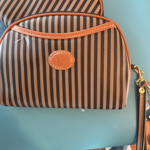 4 piece cosmetic cases - Picture 2 of 7